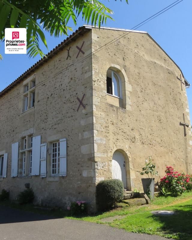LA CAILLERE-SAINT-HILAIRE Petit Logis restauré version loft 2
