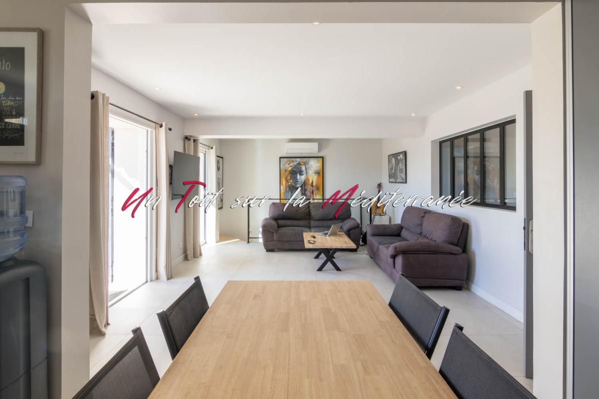 CARQUEIRANNE Maison fraîchement rénovée de 140m2, 5 chambres à Carqueiranne - Parcelle 400m2 piscinable 2