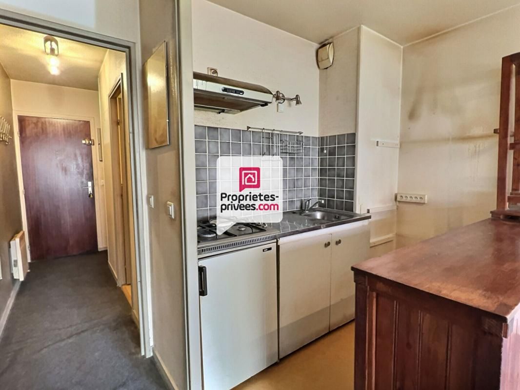 PERIGUEUX Studio d'env. 24m2 à rénover avec cave privative au calme sur PERIGUEUX (24000) 2
