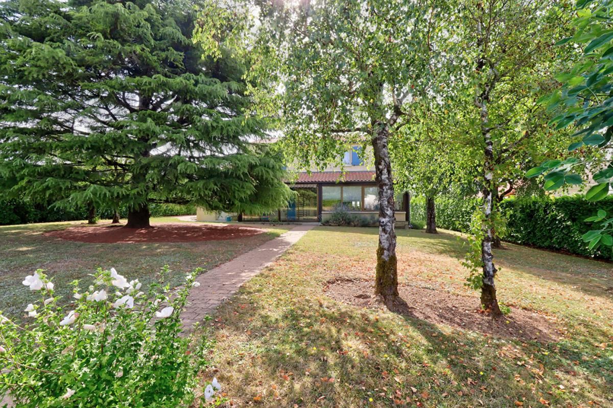 SAINT-MAXIRE Maison Saint Maxire 6 pièce(s) 125 m2 4