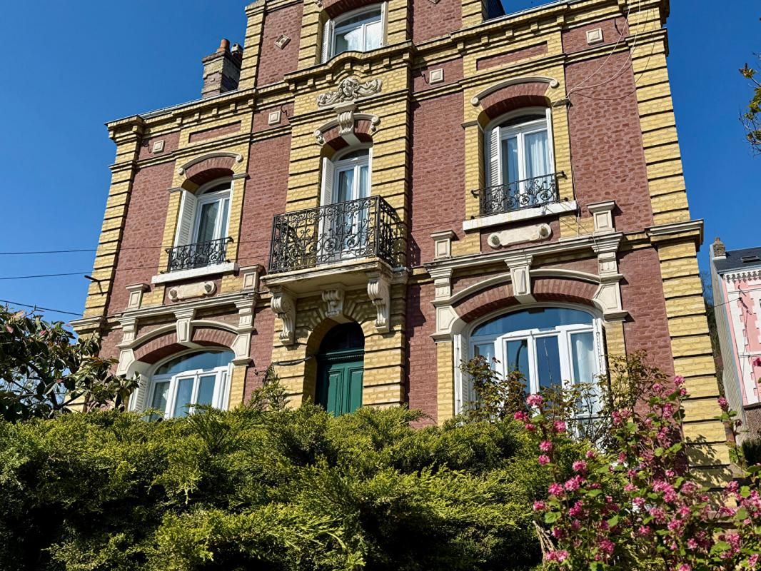 LE HAVRE À VENDRE LE HAVRE VILLE BASSE - MAISON DE CARACTÈRE - T8  - GARAGES - SOUS-SOL - JARDIN 3