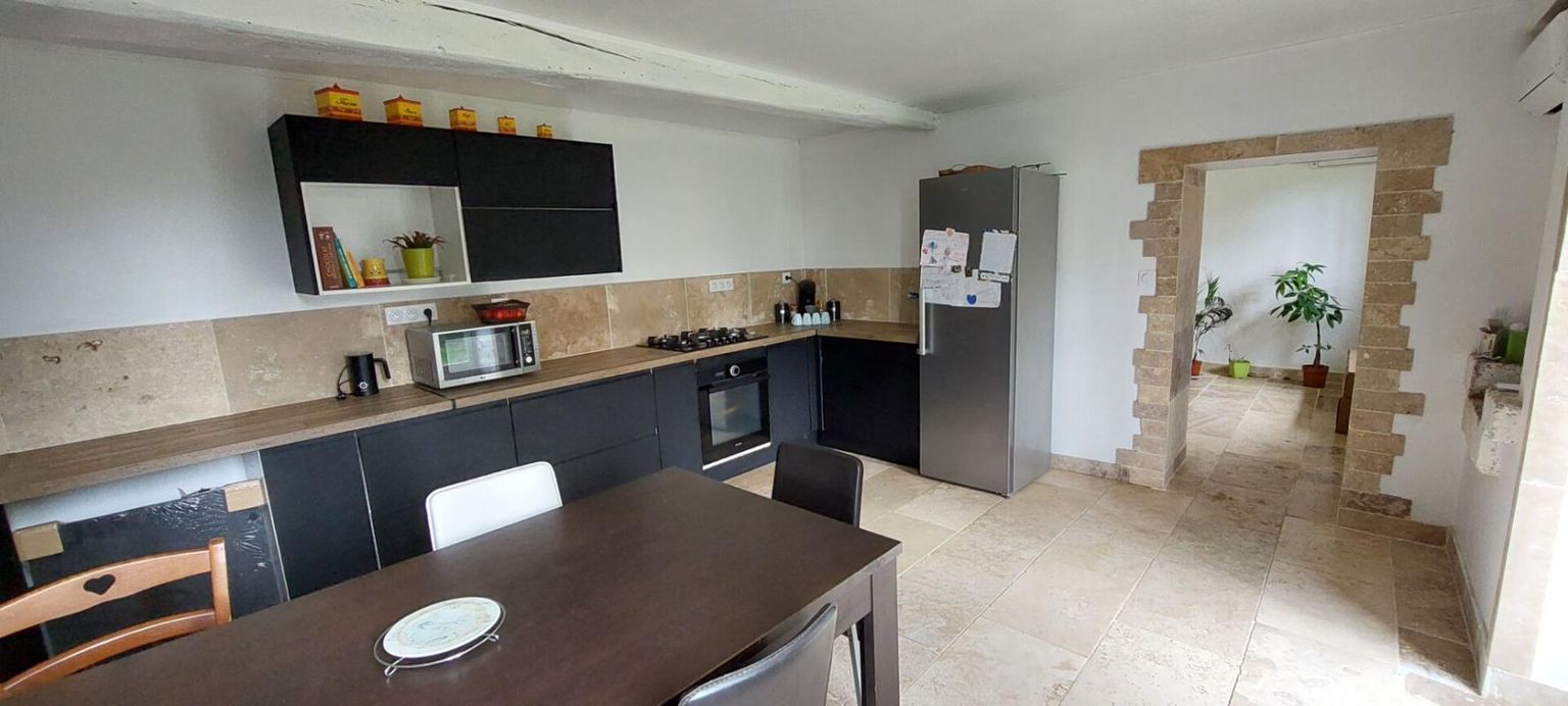 CALONGES Maison Calonges 7 pièce(s) 220 m2 + séchoir 4