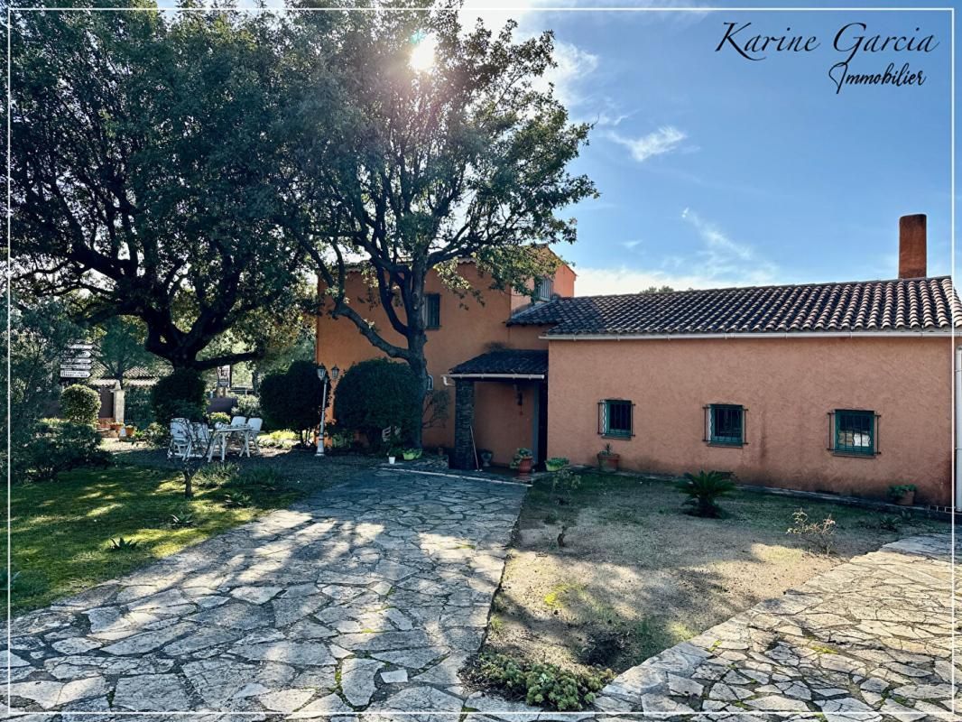 Maison Sanary Sur Mer 4 pièce(s) 101 m2 - garage - terrain 1000 M²