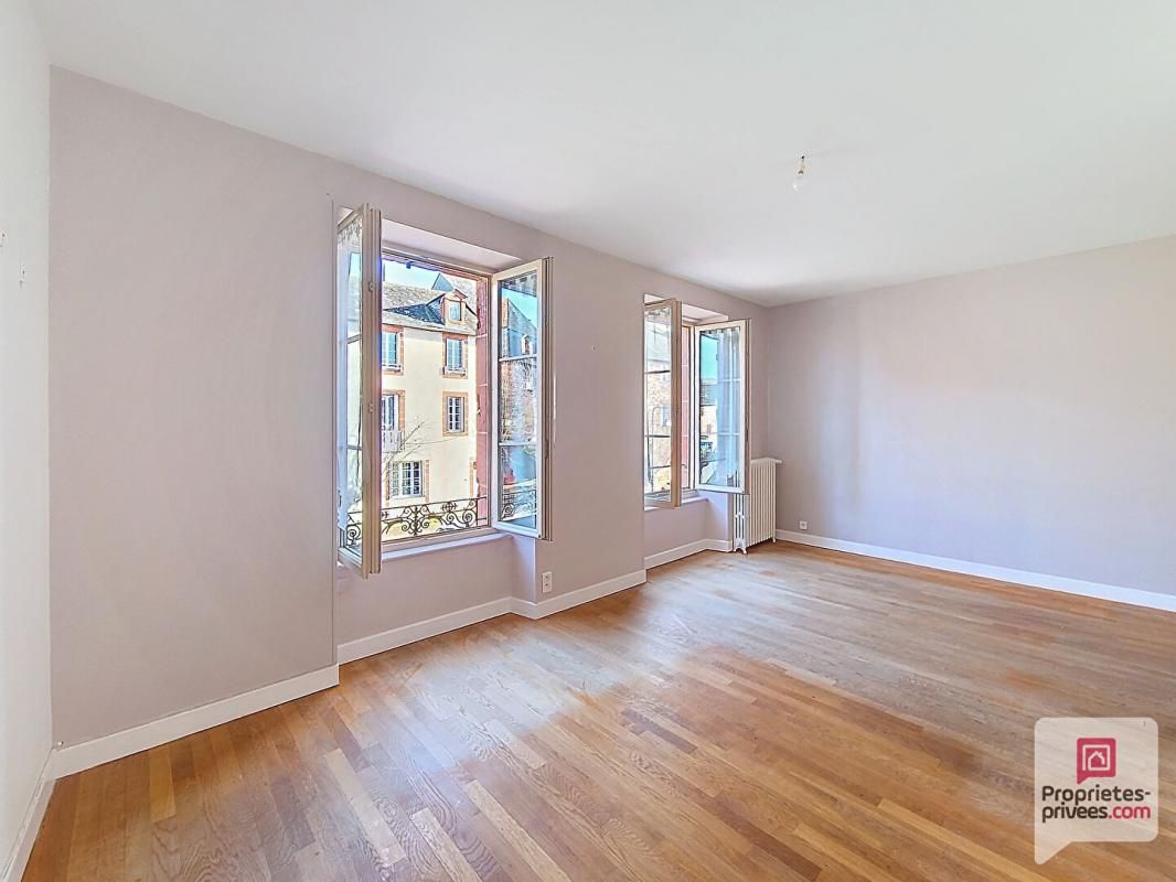 MEYSSAC Immeuble Commercial et appartement T3 Meyssac 4