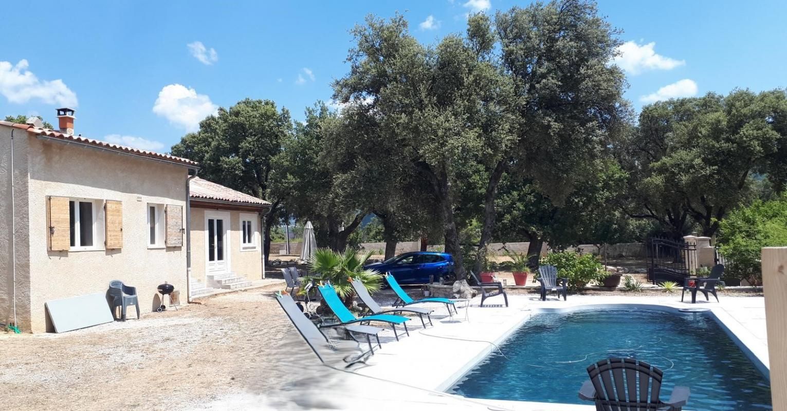BELLE PROPRIETE DE 100 M² AVEC GARAGE AMENAGE + TERRAIN 2800 M², PISCINE AVEC POOL HOUSE, UNE DEPENDANCE ET UN POULAILLER