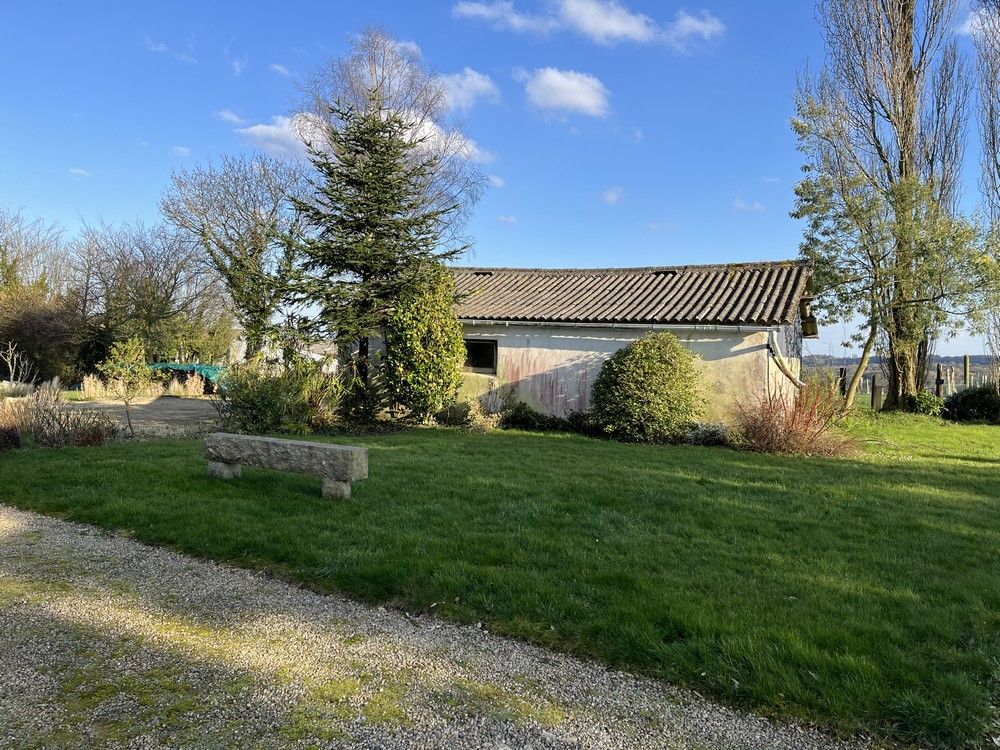 MOUSTERU Longère Mousteru 6 pièce(s) 101 m2 2