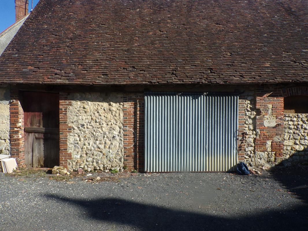 TOUROUVRE Parking / box 54 m2 2