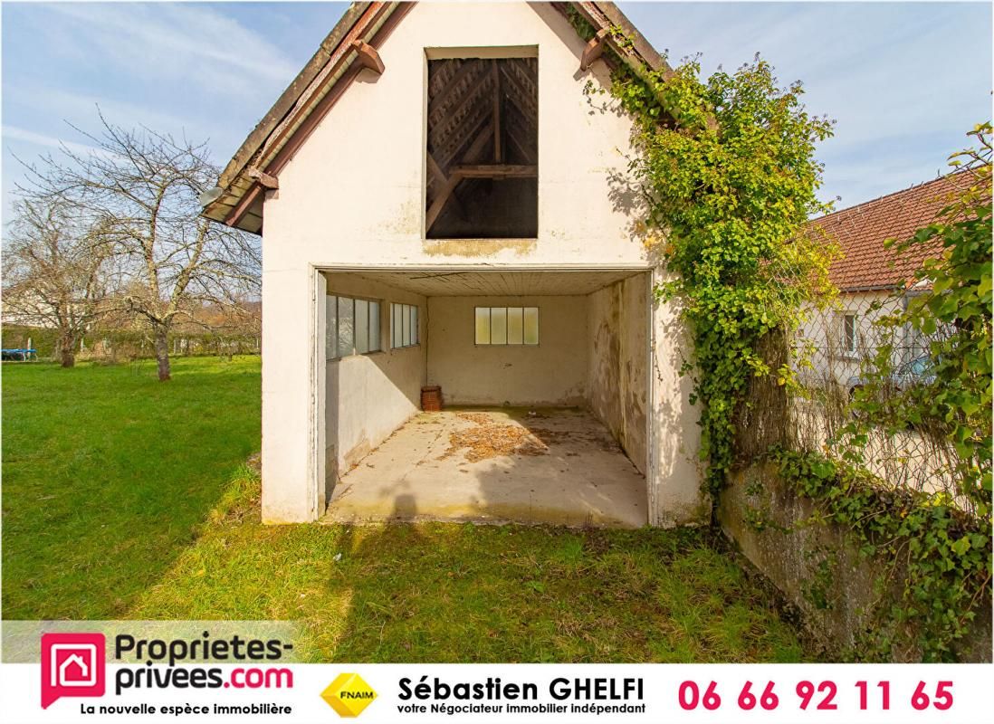 ROMORANTIN-LANTHENAY maison avec 3 chambres-garage-hangar d'environ 80 m² sur 2 niveaux 2
