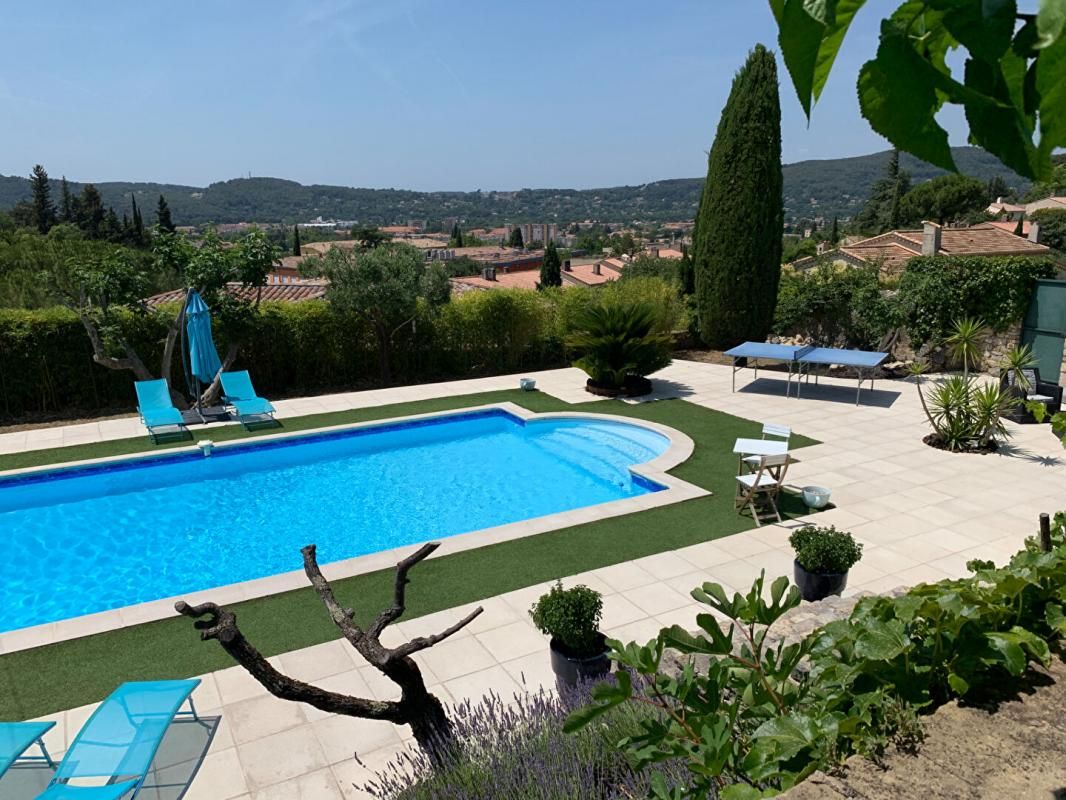 Maison Draguignan 10 pièce(s) 320 m2