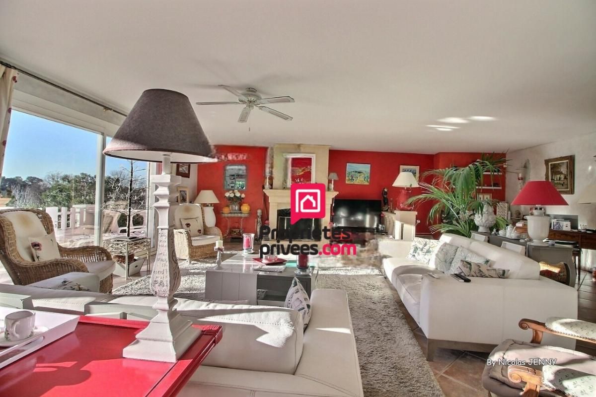 POURCIEUX Villa - PROCHE SAINT MAXIMIN -7 pièces 225 m² - 685 000 Euros - 3