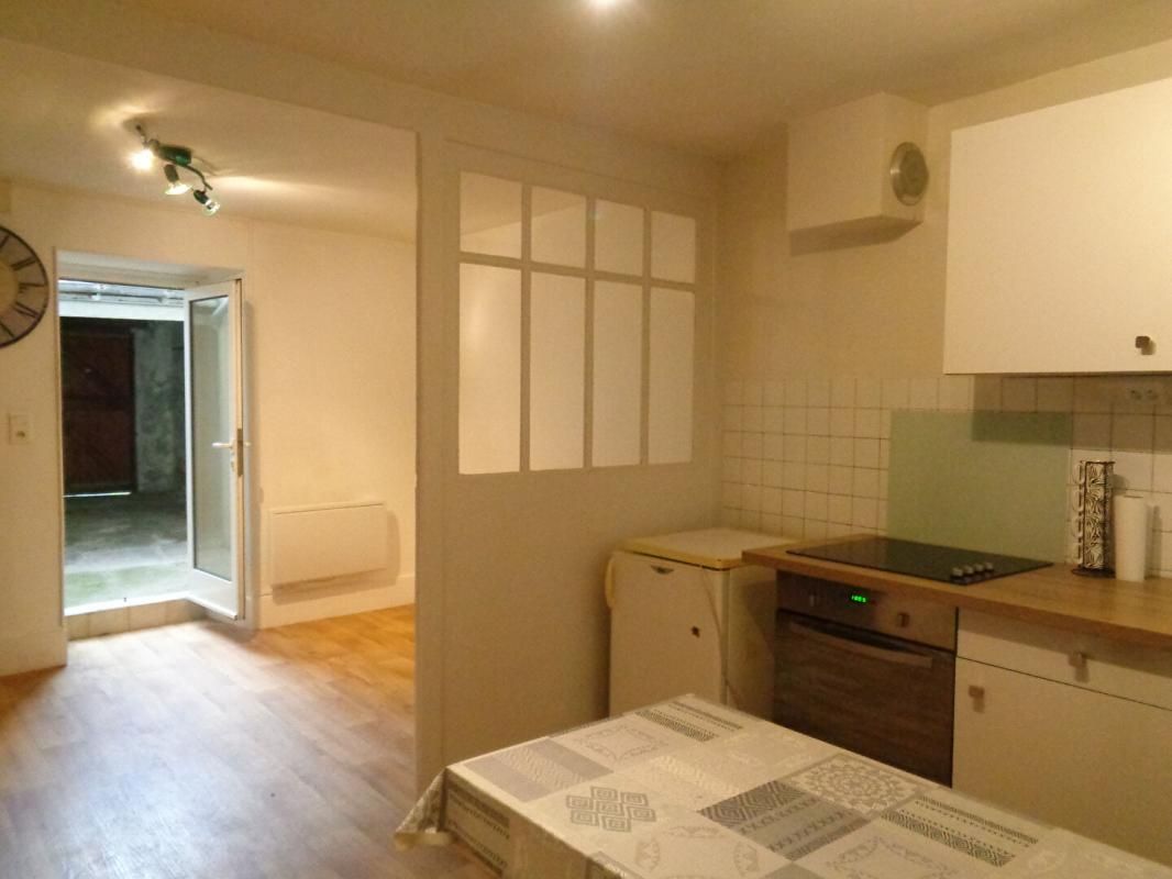 LANGEAC Langeac(43), maison de ville de 60m2 habitables, 2 chambres 3