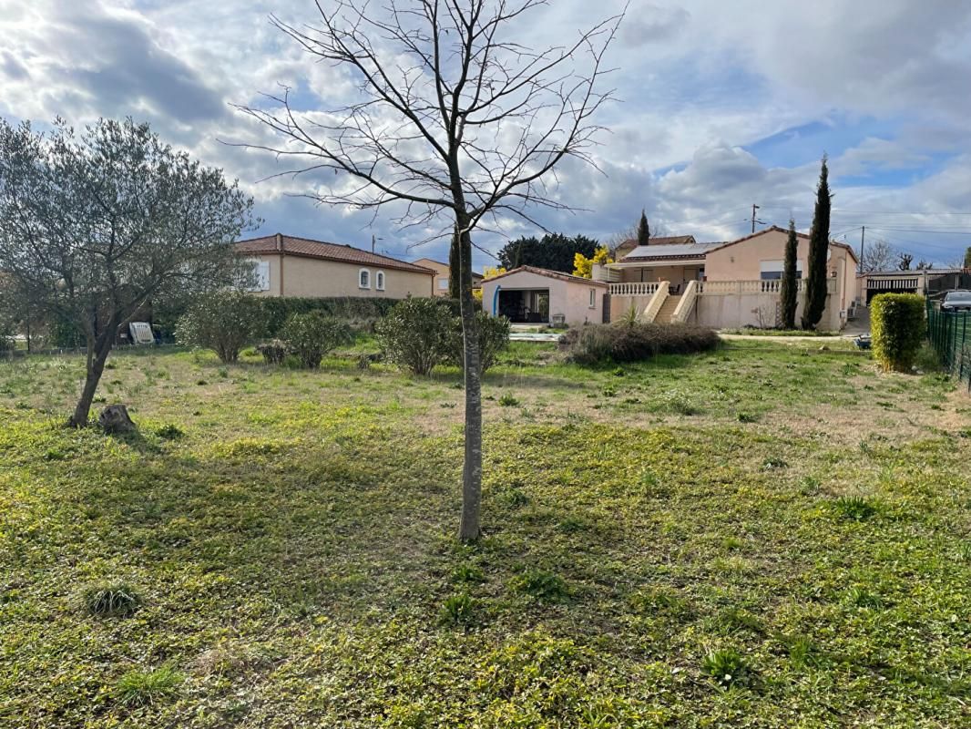 Villa plain pied avec piscine et vue degagée