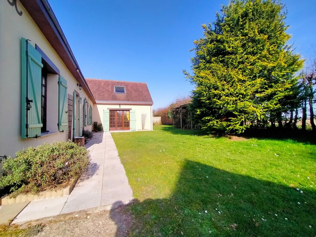 LE BREIL-SUR-MERIZE Maison Le Breil Sur Merize 6 pièce(s) 159 m2 2