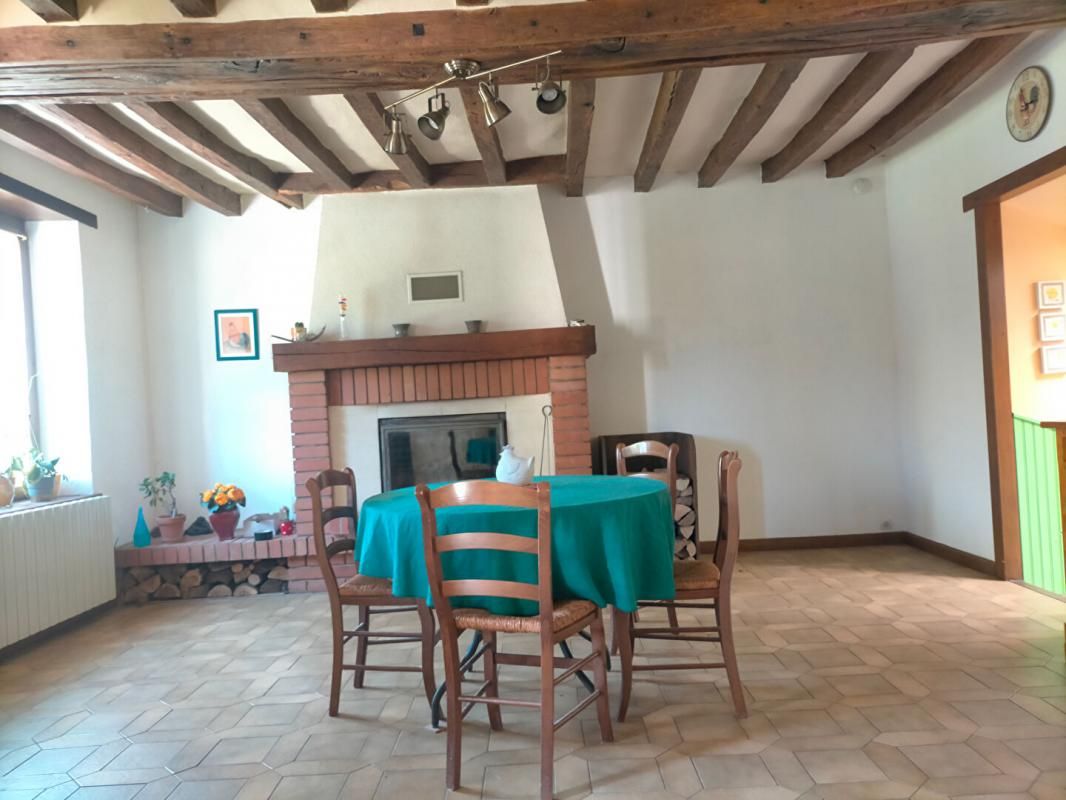 LE BREIL-SUR-MERIZE Maison Le Breil Sur Merize 6 pièce(s) 159 m2 4