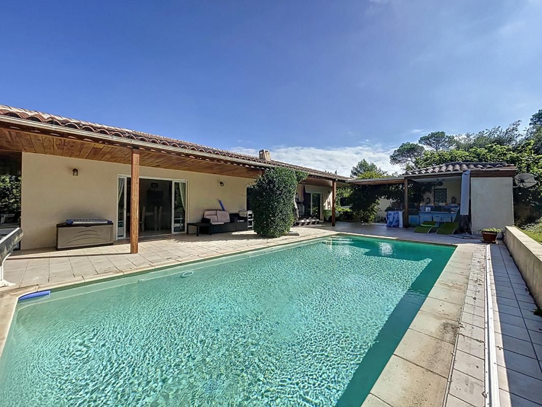 Villa Le Thoronet 6 pièce(s) 140 m2 / Piscine / Garage