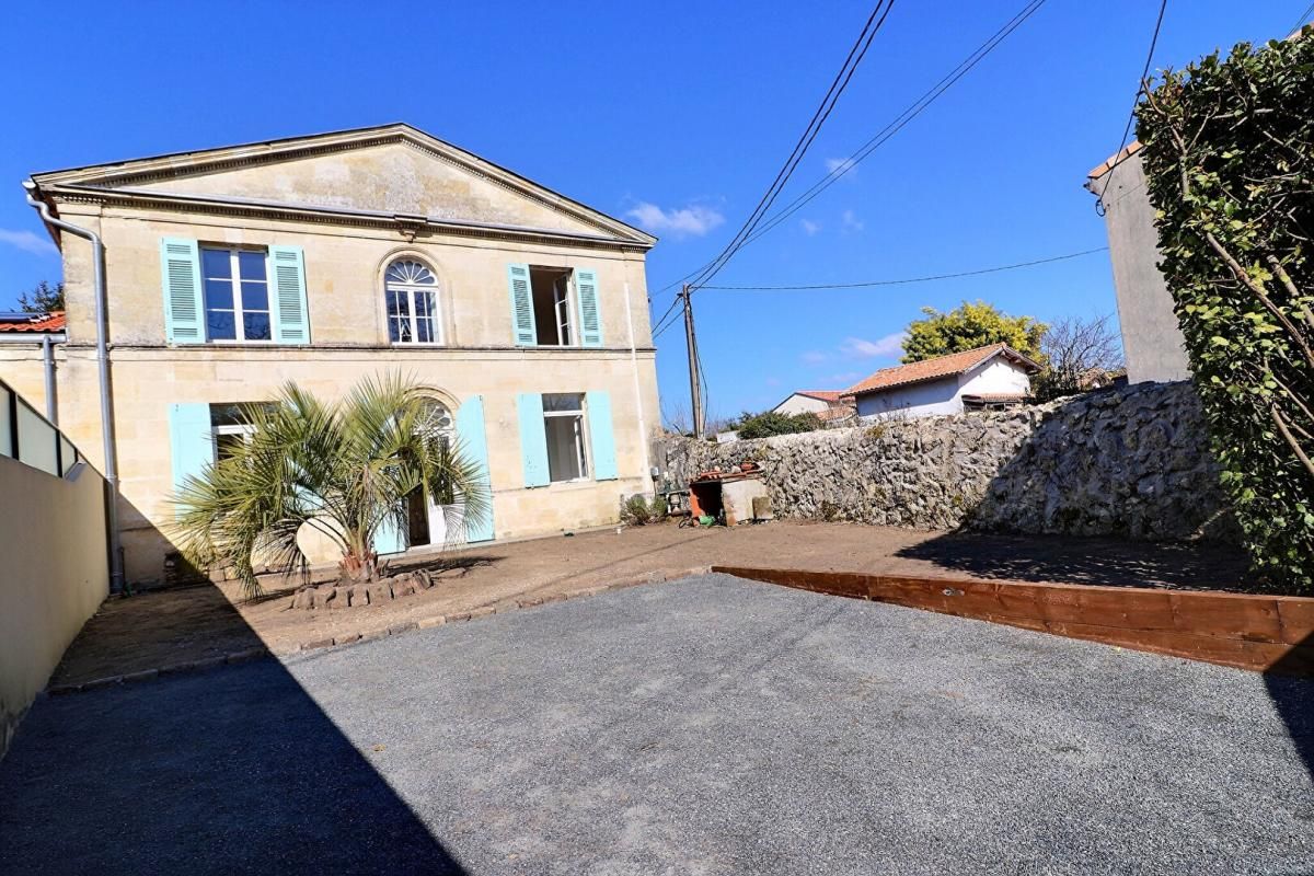 LE TAILLAN-MEDOC Maison en pierre 2