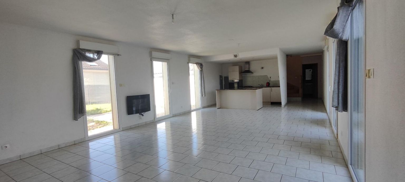 CHAVANNES-SUR-L'ETANG 68210 Chavanne sur l'Etang : Maison T6 de 164m² comprenant un studio de 31m² 2