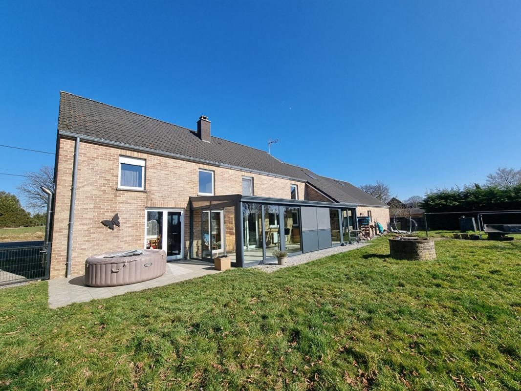 Maison 8 pièce(s) 202 m2