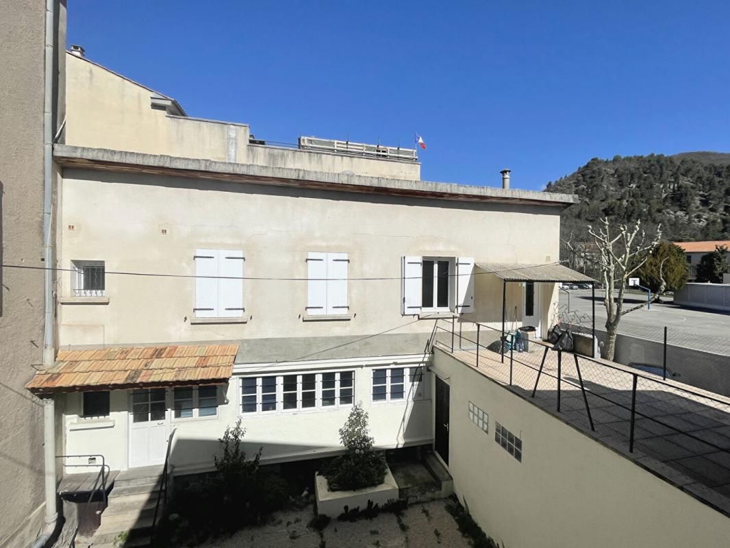 Appartement sur cours T3 centre-ville Digne Les Bains 55 m2 + atelier/remise