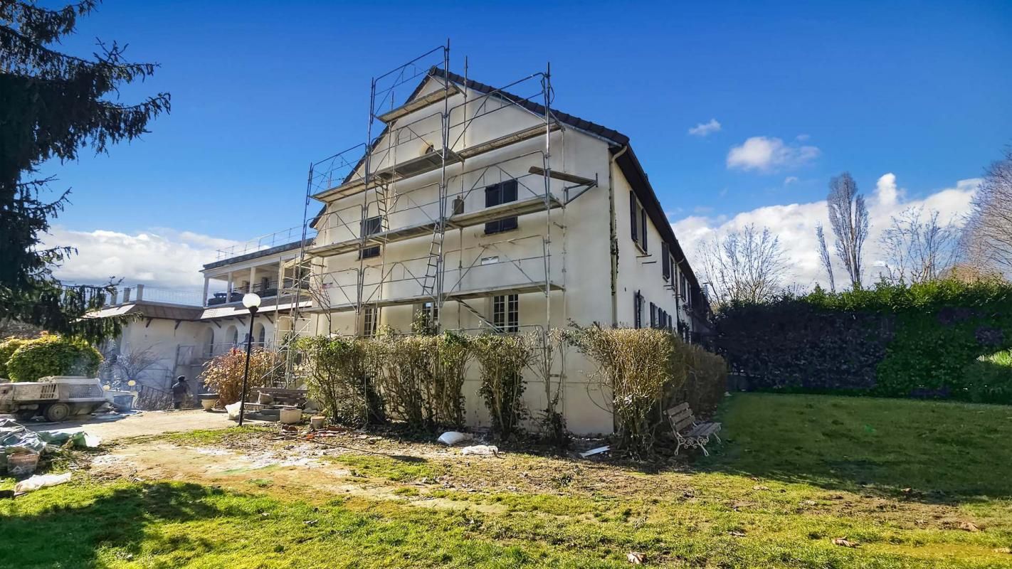 CERGY (95000) CERGY  - Hôtel restaurant en finition travaux 3.603 m² HAM terrain 15.262 m² 4