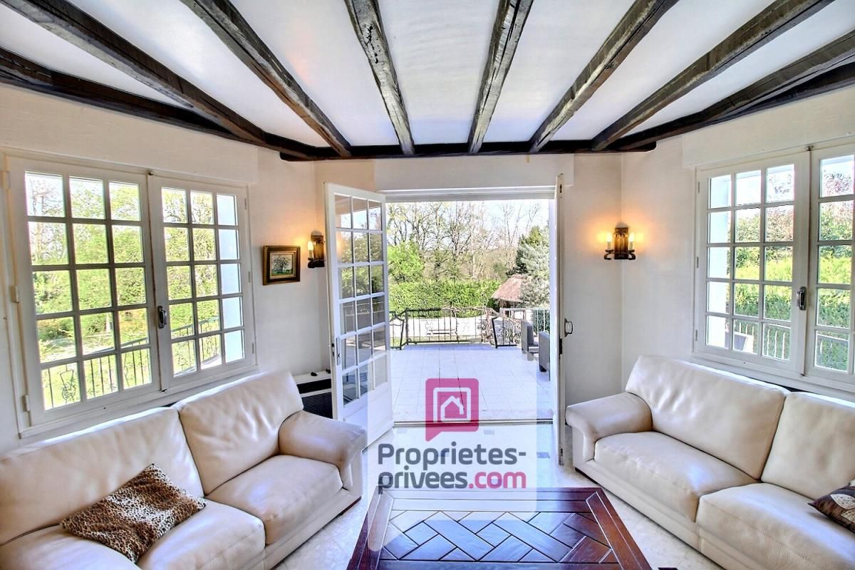 MONTARGIS A VENDRE Secteur recherché AMILLY - SPACIEUSE MAISON avec PISCINE, jardin arboré et accès privatif Canal 3