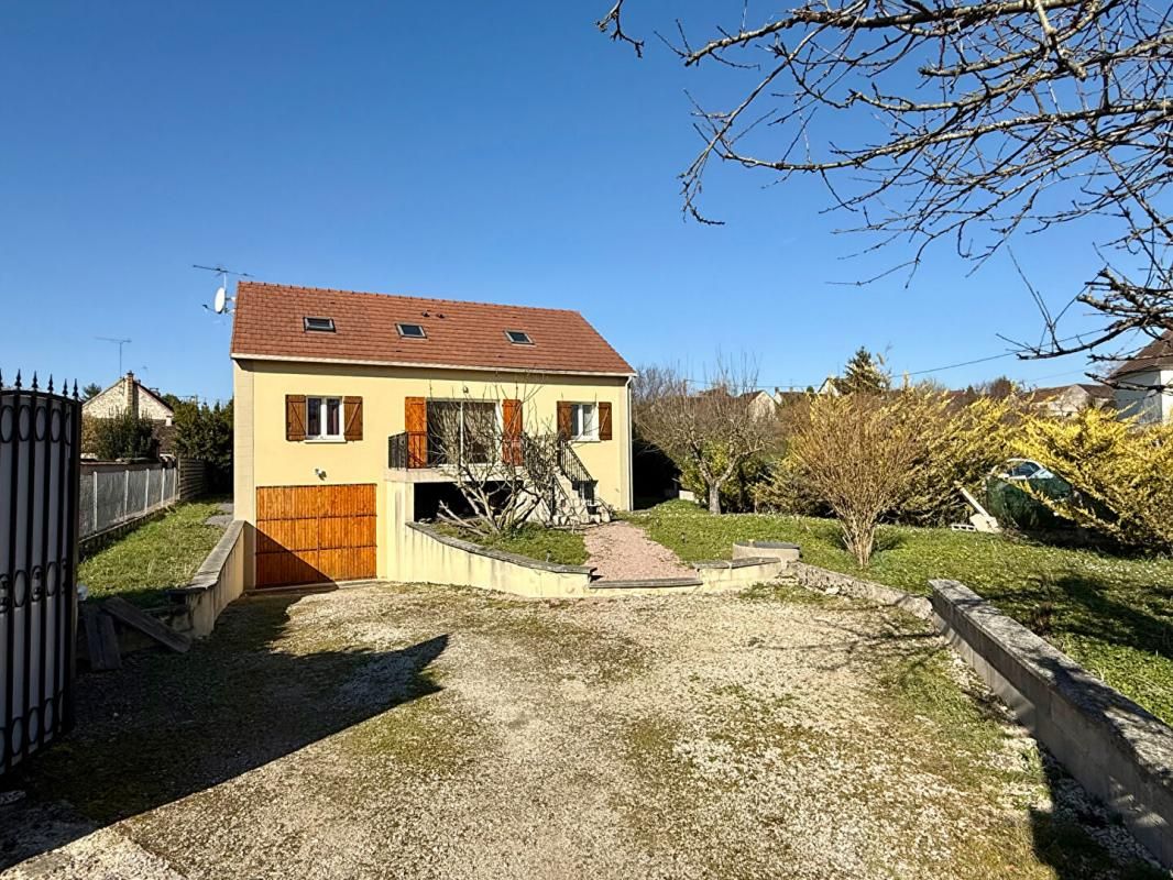 Maison Laroche Saint Cydroine 6 pièce(s) 193 m2