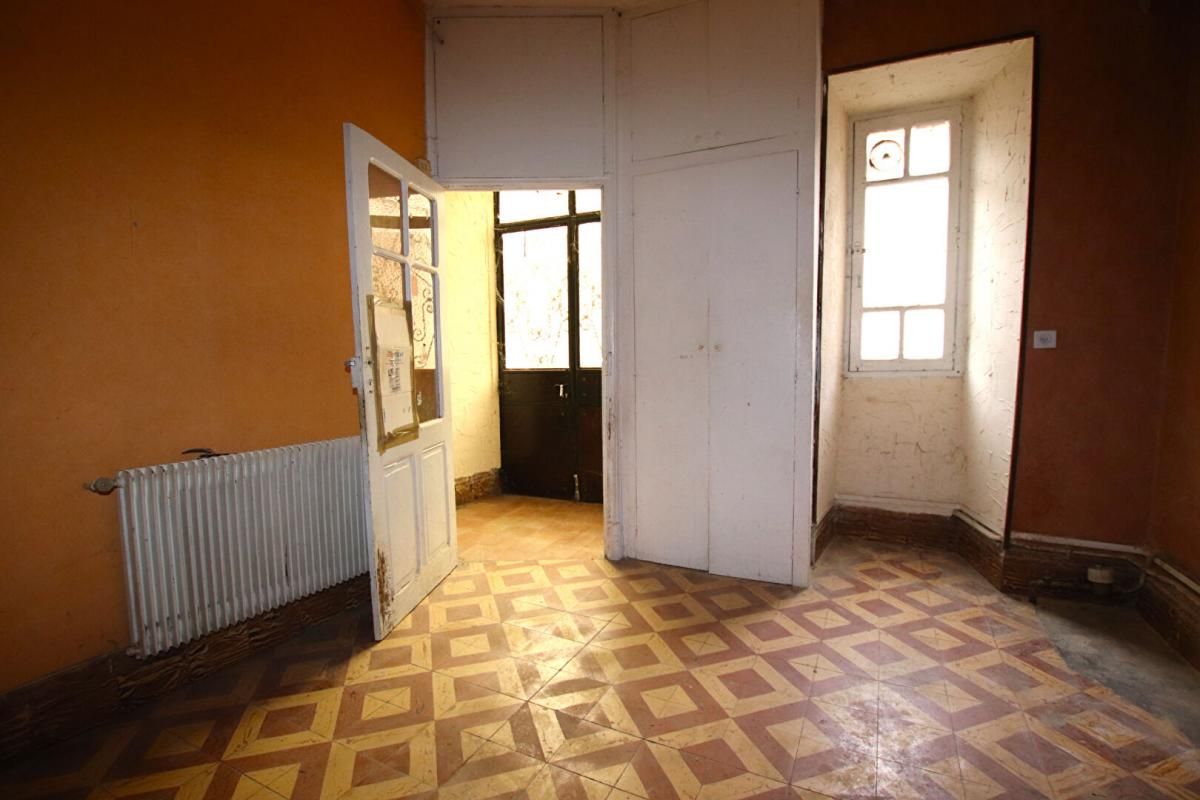 MILLAU Appartement  type 4 de 90 m2 + garage + cave 4