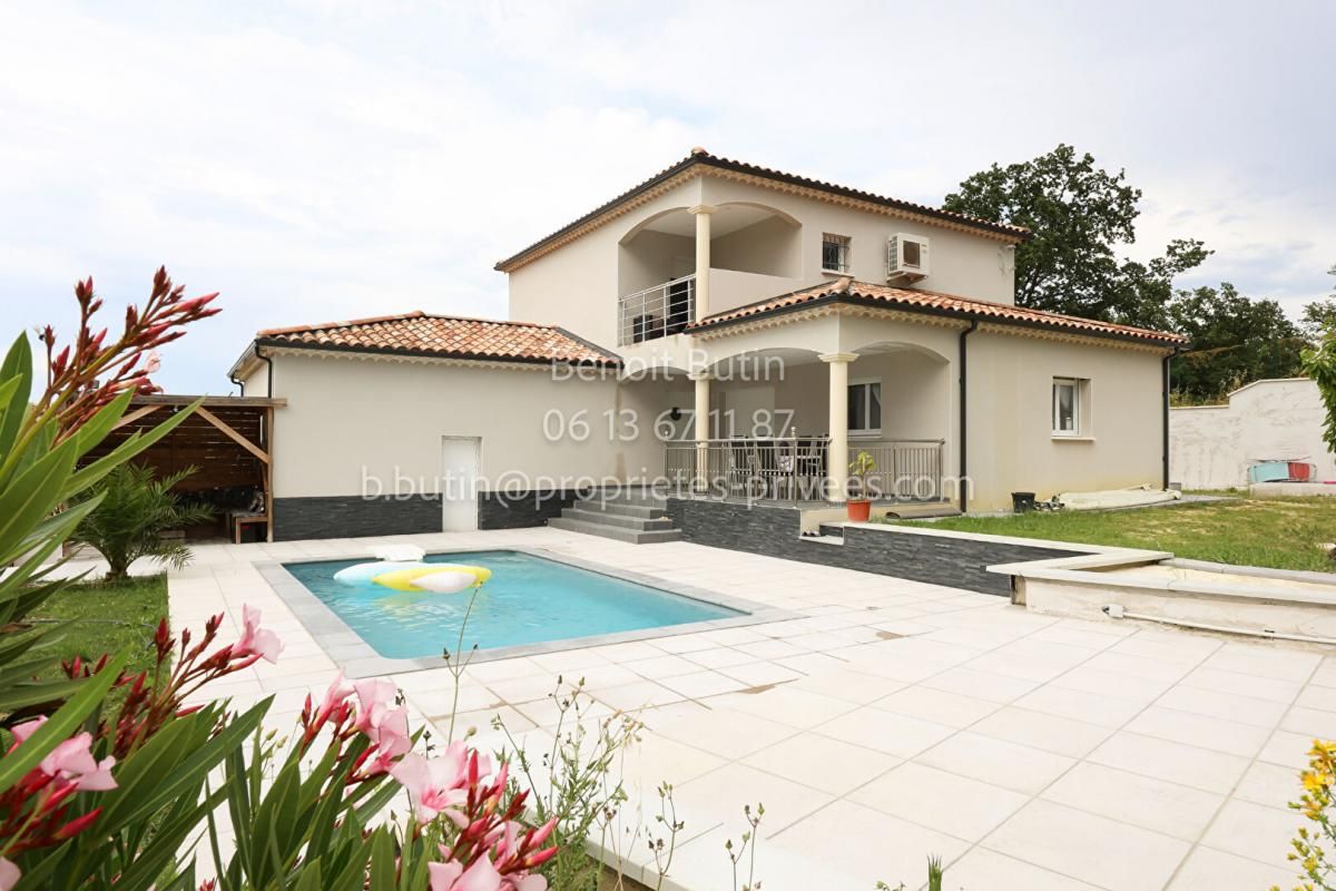 Villa 146m² avec Studio 32m², 5 chambres, sur 791m² de terrain avec piscine à Malataverne 343 000