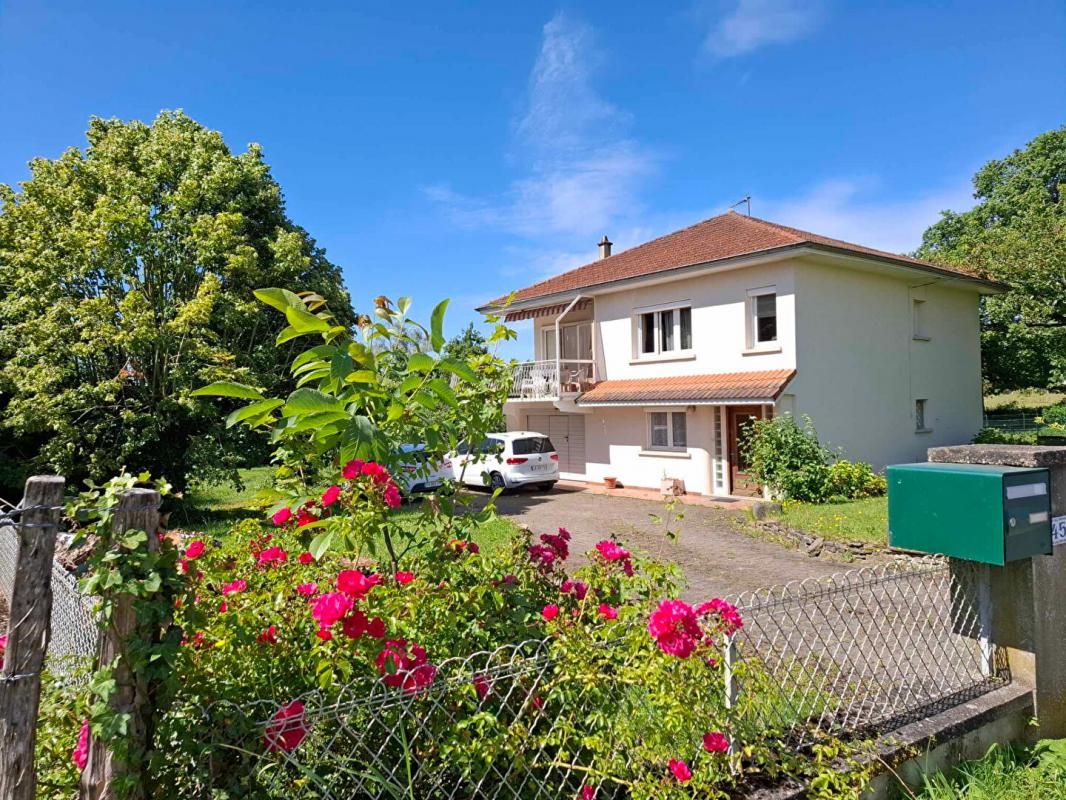 Maison Saint Denis Les Bourg 125 m2 sur terrain 2000 m2
