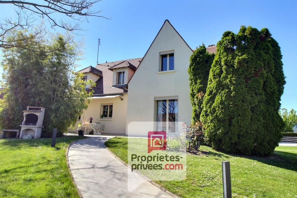A VENDRE BELLE MAISON de 170 m2 environ, PISCINE, GRANDE DEPENDANCE