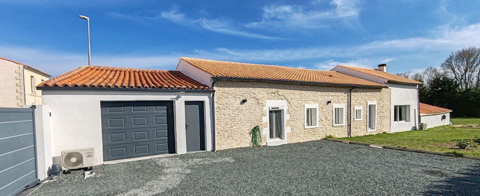 Maison Le Gue D Alleré 119 m2, 3 chambres, un bureau, garage, atelier, parcelle de 1500m2