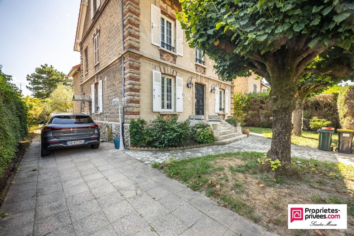 BEAUMONT-SUR-OISE Élégante maison de 236 m² sur un terrain de 1 400 m² 2