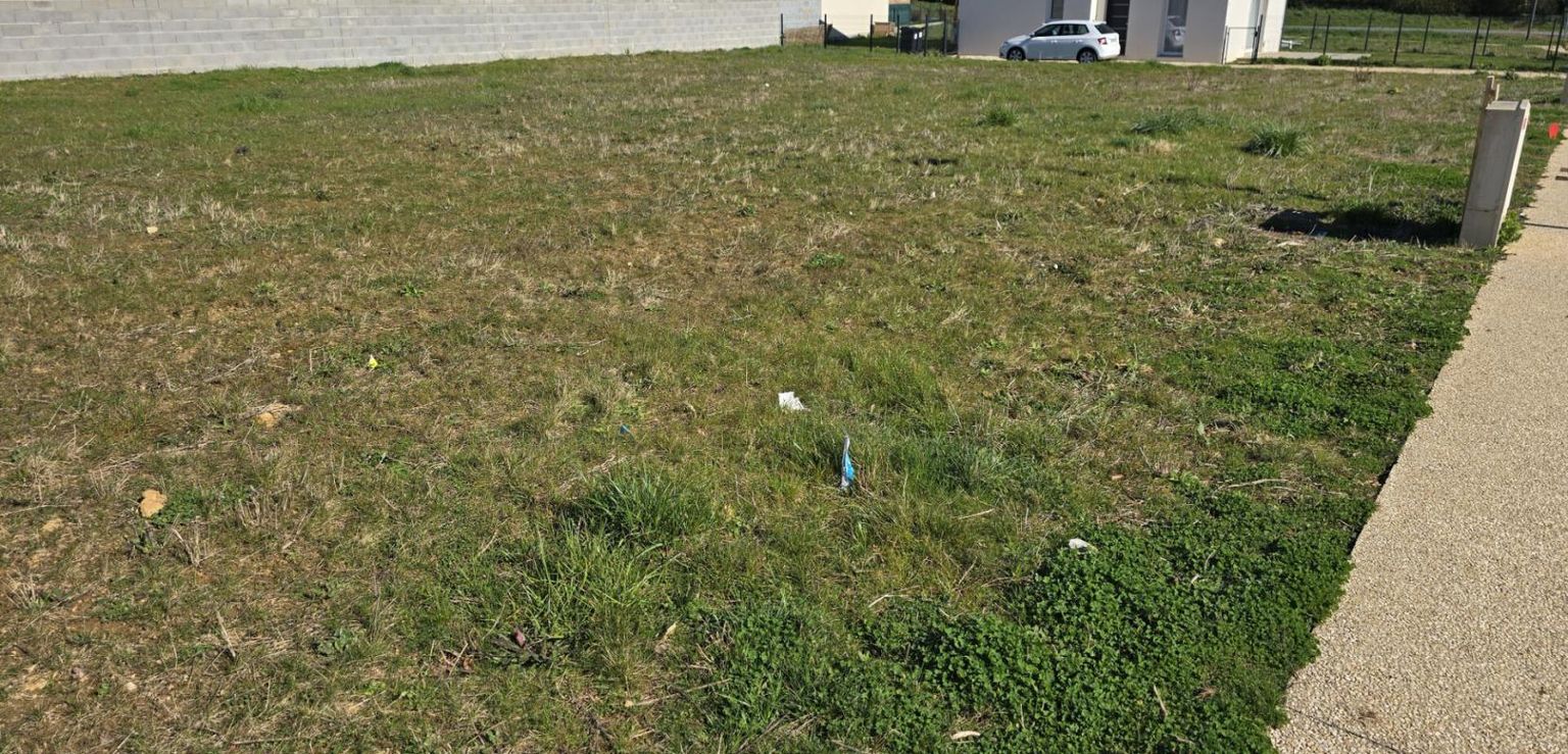 LIGUGE Terrain à construire de 412 m2 4