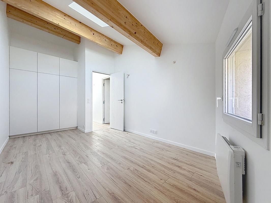 SOLLIES-TOUCAS SOLLIES-TOUCAS ! Duplex de 96 m2 entièrement rénové 4