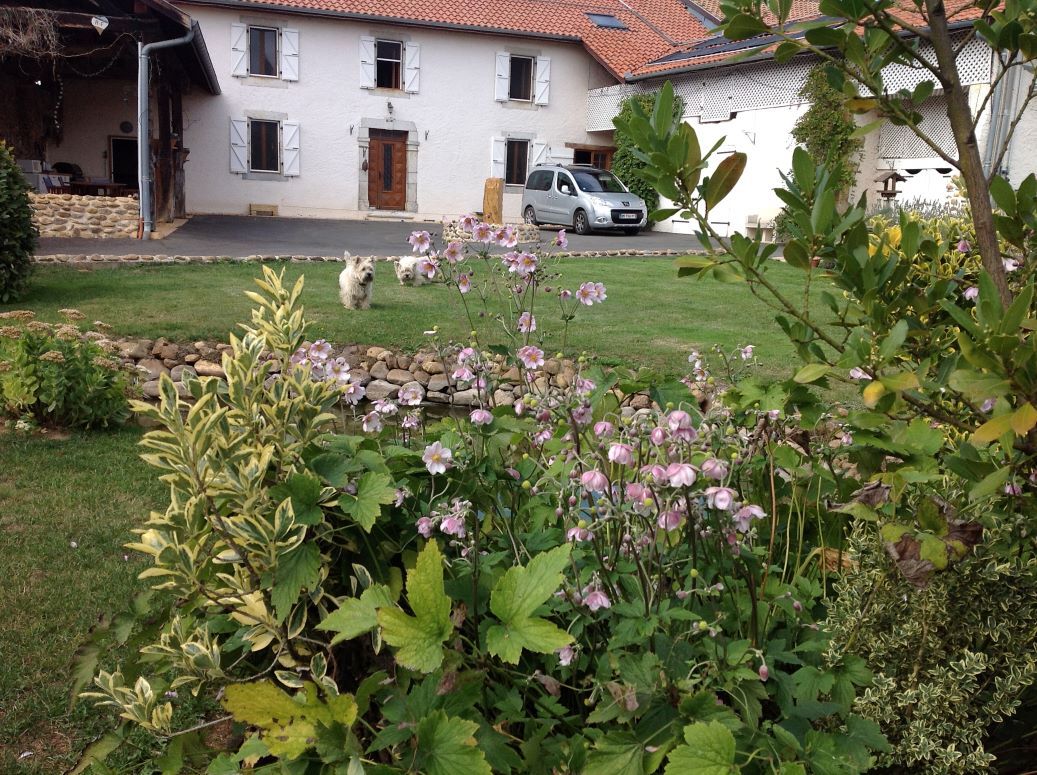 CAZARIL-TAMBOURES Belle maison de campagne avec piscine au calme 2