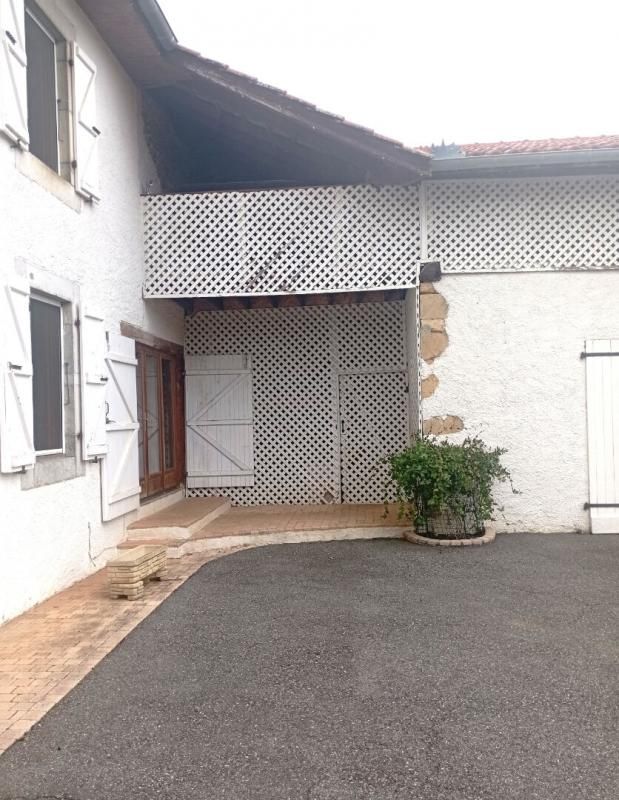 CAZARIL-TAMBOURES Belle maison de campagne avec piscine au calme 3