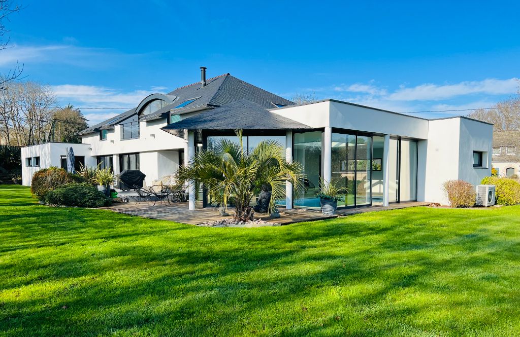 Contemporaine avec piscine intérieure