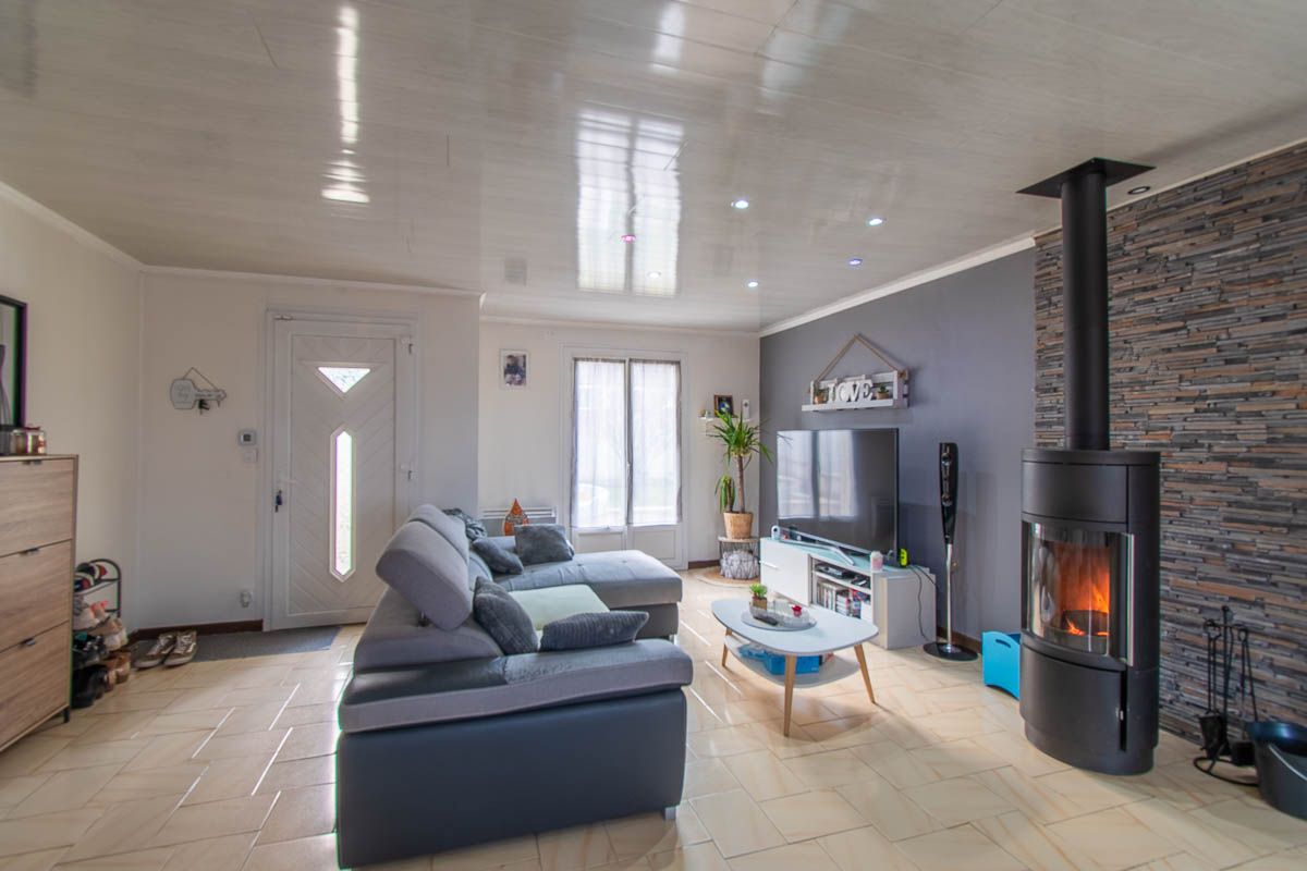 SAINT-HILAIRE-DE-COURT Maison St Hilaire De Court (5 pièces) - 86 m² - 3