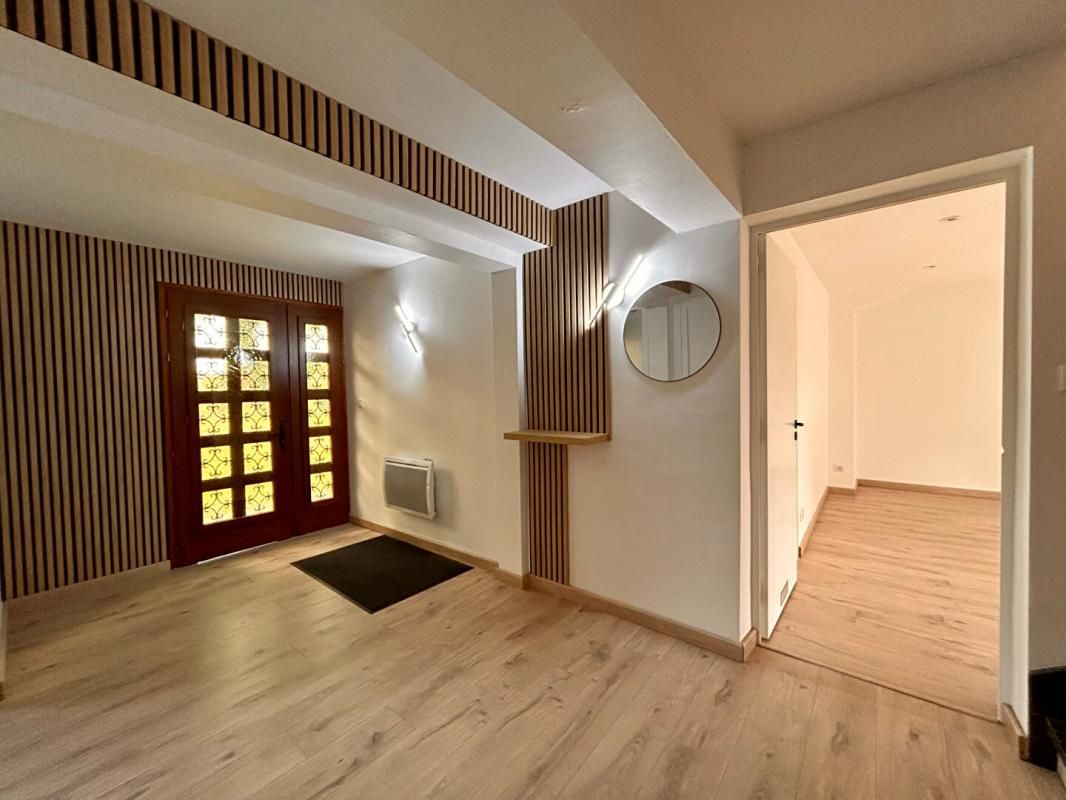 CHAMPCEVINEL A VENDRE maison type 6, 143m², secteur CHAMPCEVINEL 24750 2