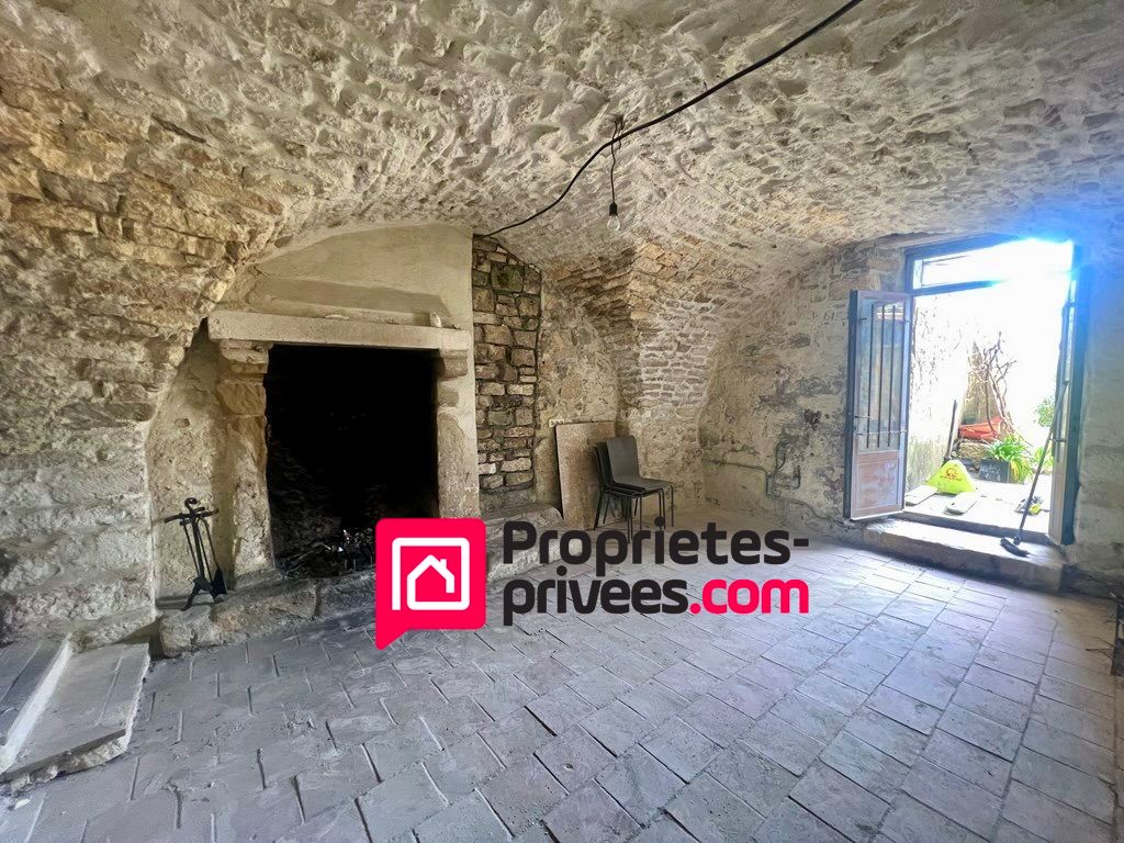 UZES Région UZES, maison de village à restaurer 4