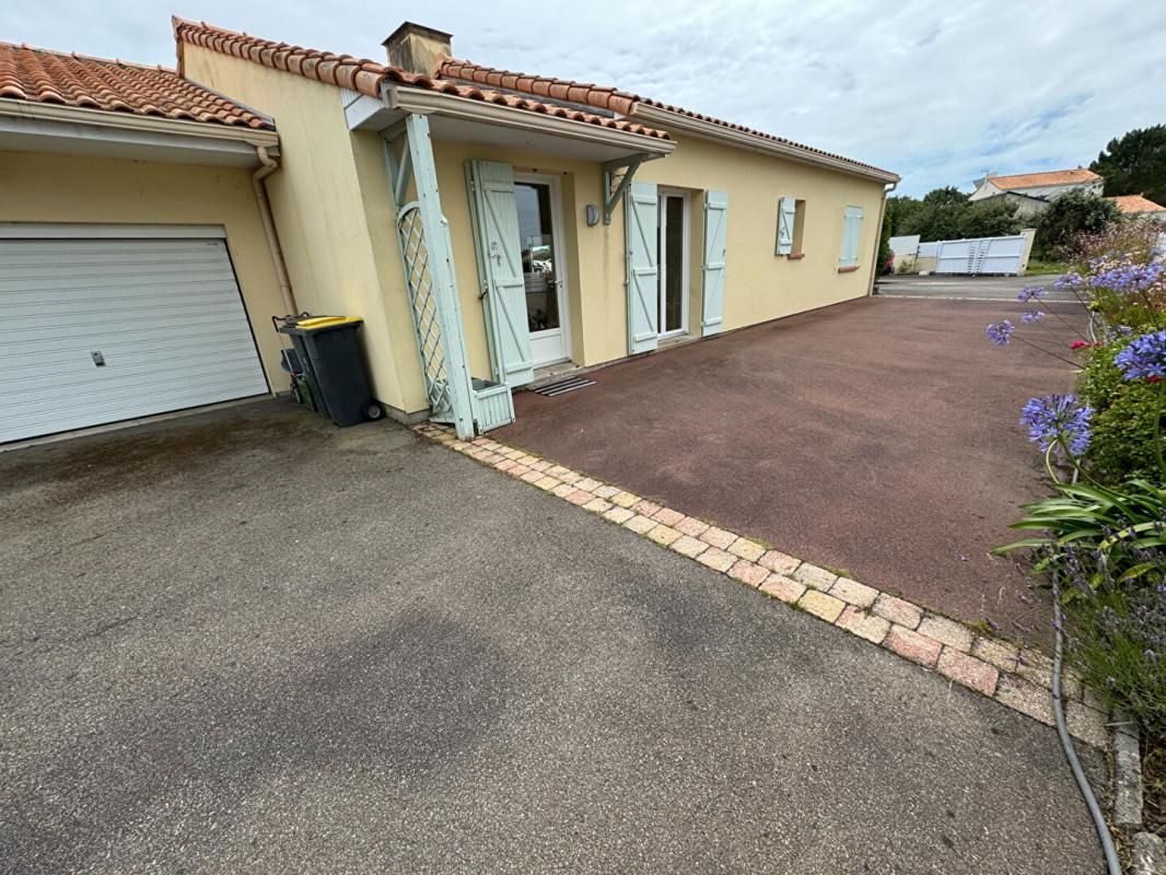 Maison La Plaine Sur Mer 4 pièce(s) 120  m2 avec piscine