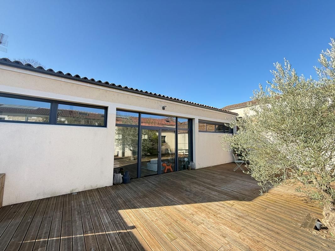 ANGOULEME Maison esprit loft 4 chambres l'Houmeau 3