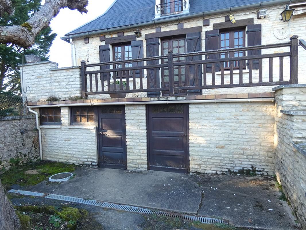 HAUTEFORT Maison 119 m2 habitables / 4 chambres / terrain 2000m² 2