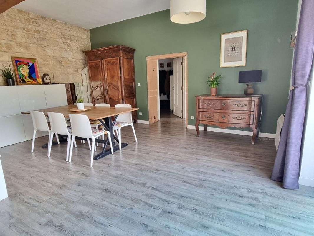 LES CHERES Maison Les Cheres 8 pièces 220 m2, garage, piscine 3