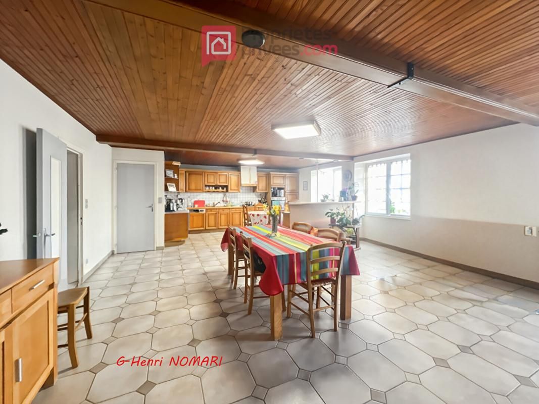 Maison Marsac Sur Don 9 pièce(s) 234 m2, 7 chambres - Terrain de 2428m²