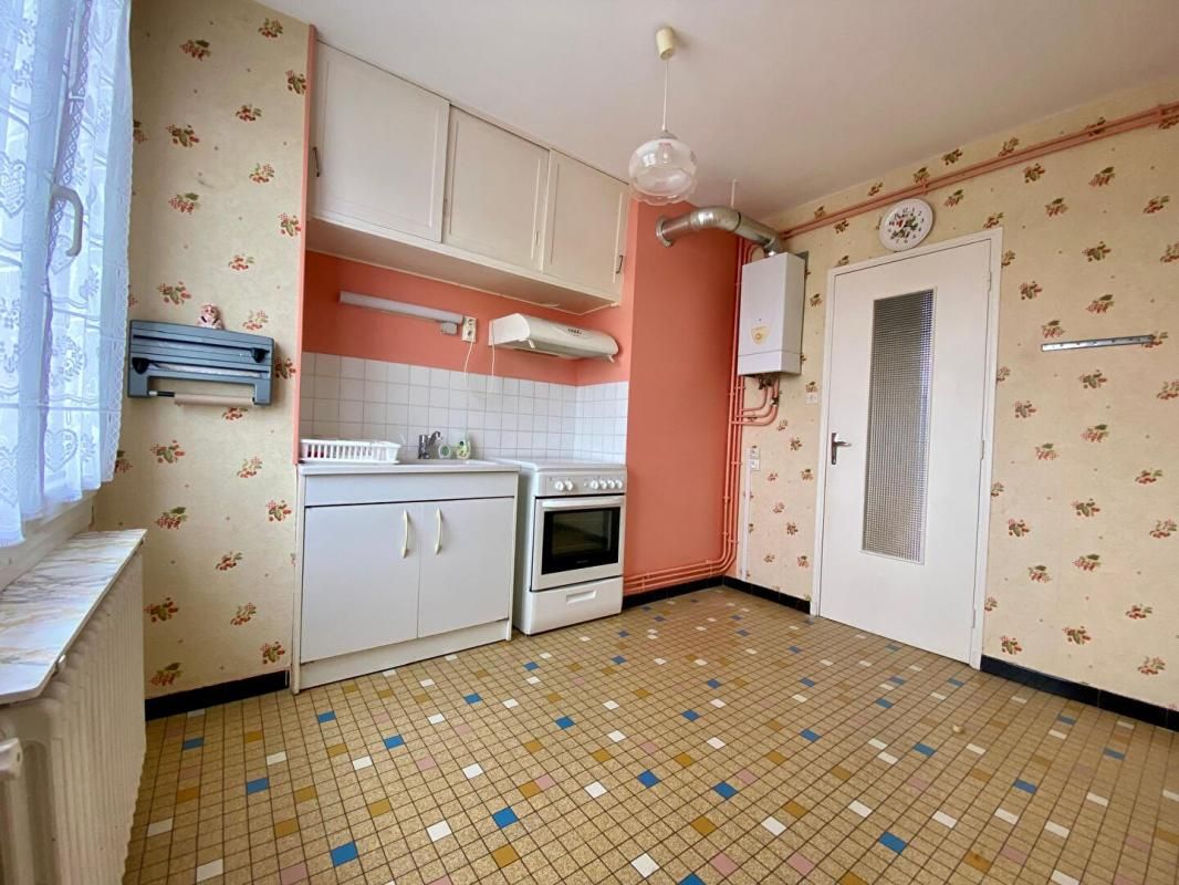 VARENNES-VAUZELLES Appartement Varennes Vauzelles 4 pièce(s) 66.49 m2 2