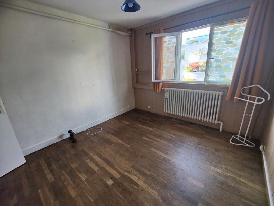 GRENOBLE Appartement T3 a rénover 27 rue Ponsard vue dégagée 4