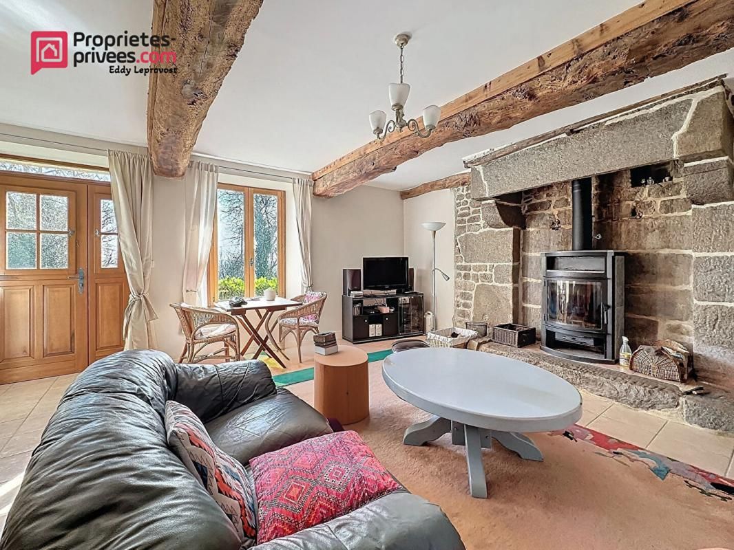 VIRE Splendide Longère du XVIII siècle de 180m² sur une parcelle de 5300m² 2
