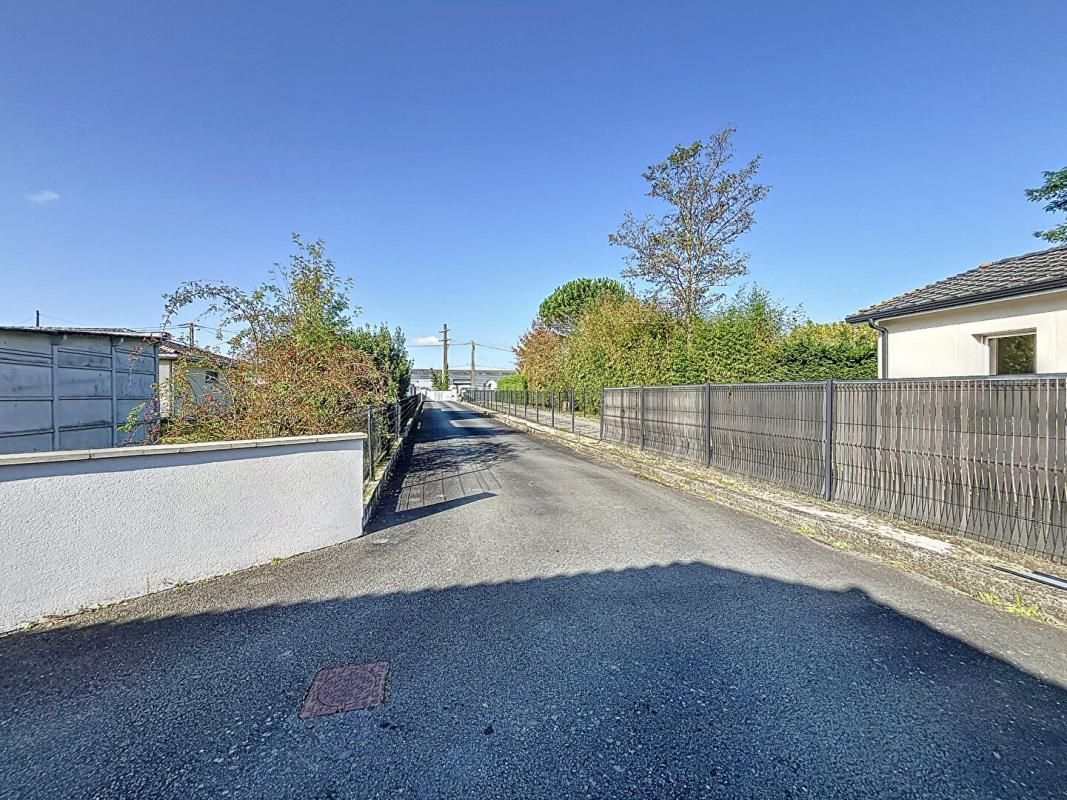 AMBARES-ET-LAGRAVE Maison contemporaine de 155 m² avec piscine, suite parentale Ambarès-et-Lagrave (33440) 4