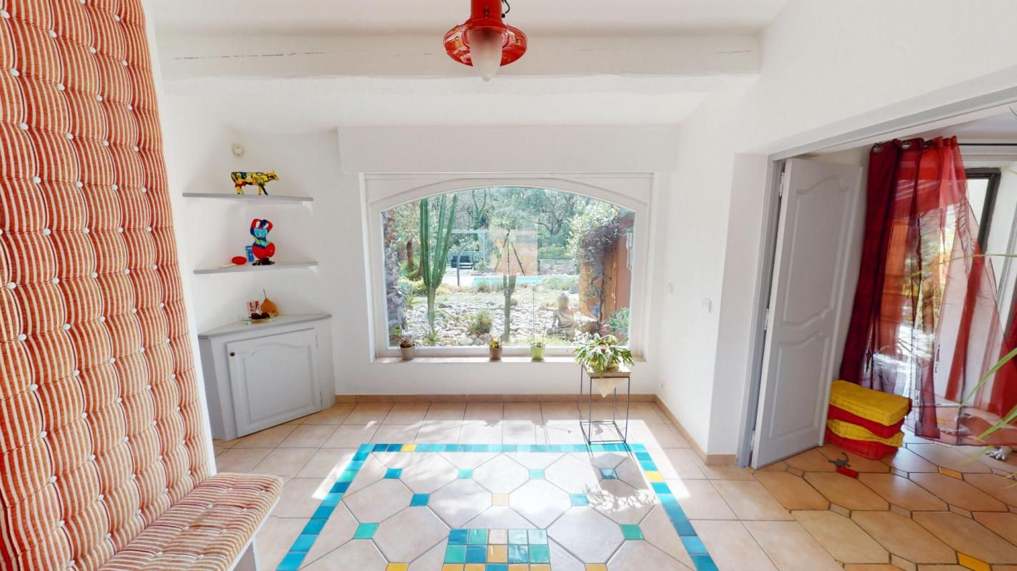 PUGET-SUR-ARGENS MAGNIFIQUE PROPRIETEE AVEC PISCINE 4